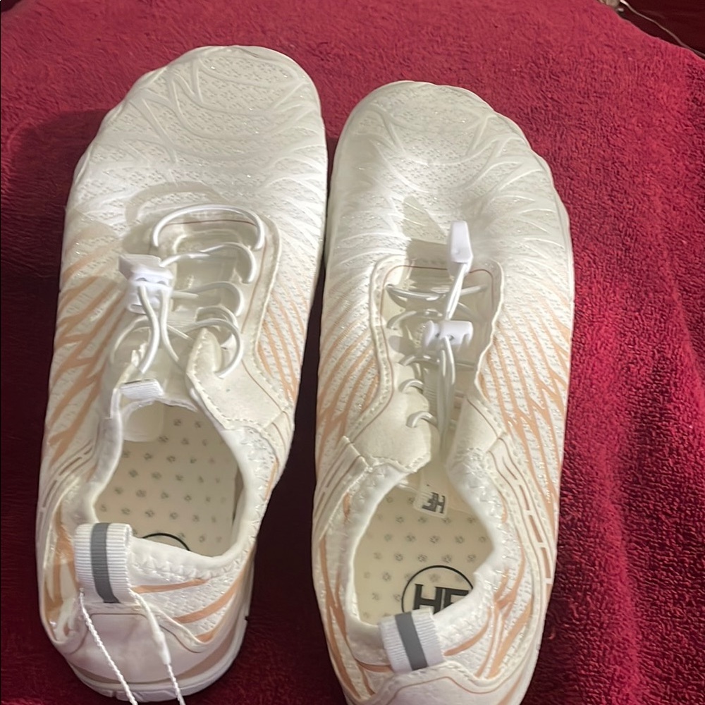 Women's Cream Sneakers
